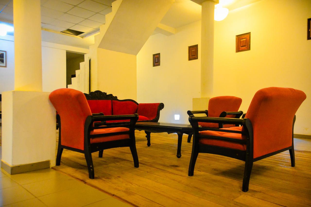 Rainbow Beach Hotel Негомбо Екстериор снимка